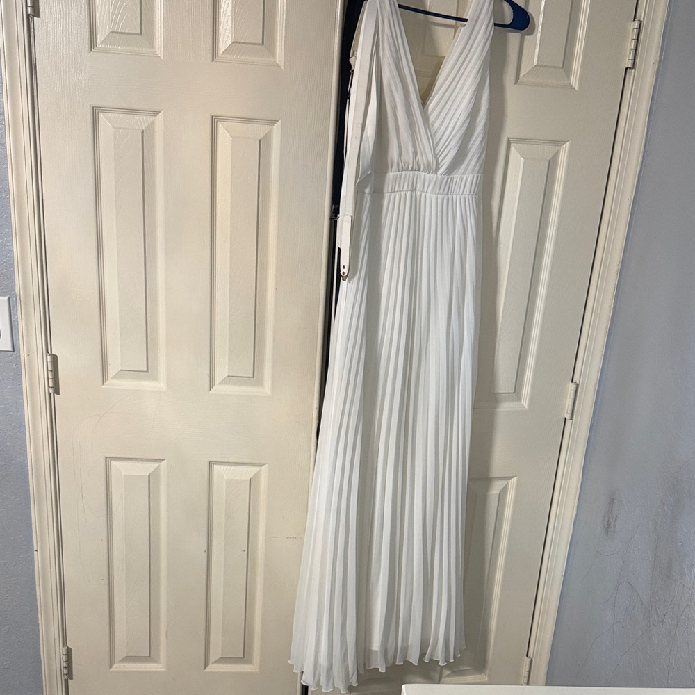 Aqua White V-Neck Pleated Maxi Dress